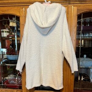 Love Change Italy White Fuzzy Long Sleeve Cover Up Cardigan - XL ♥️